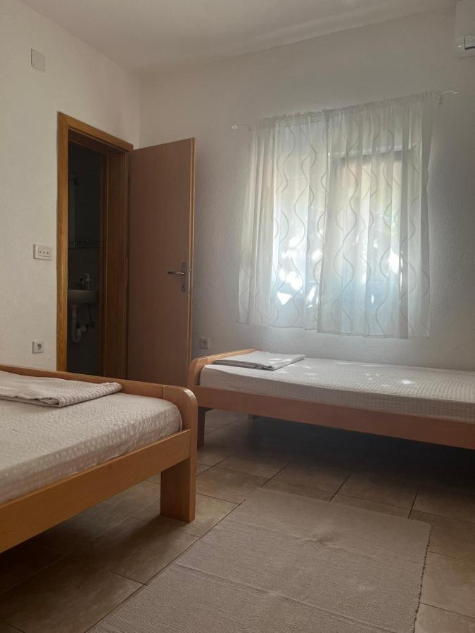 Apartment And Rooms Barbaric Неум Екстер'єр фото