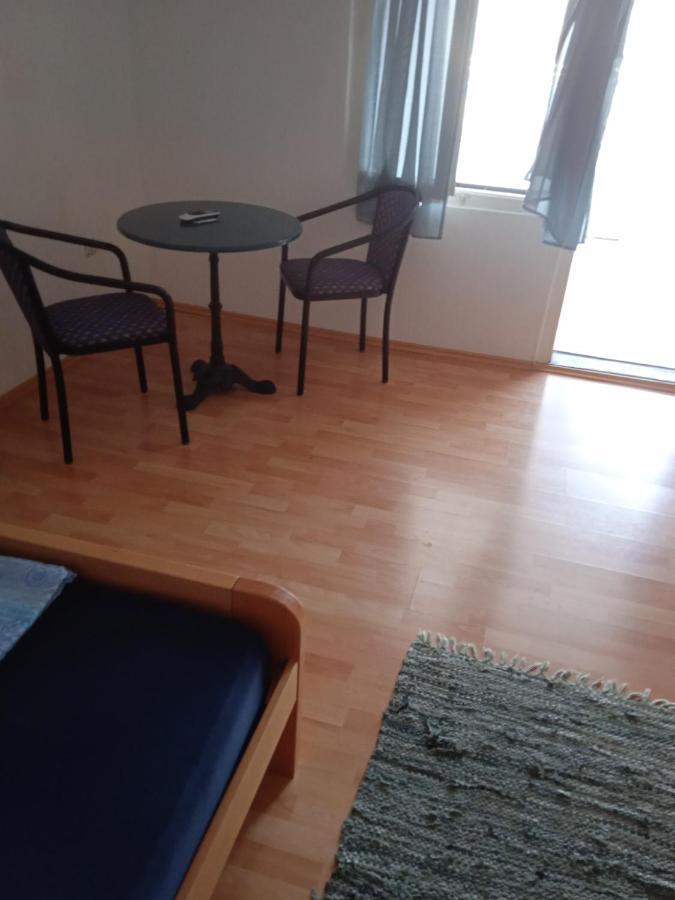 Apartment And Rooms Barbaric Неум Екстер'єр фото