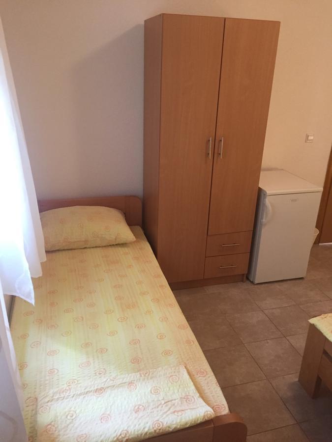 Apartment And Rooms Barbaric Неум Екстер'єр фото