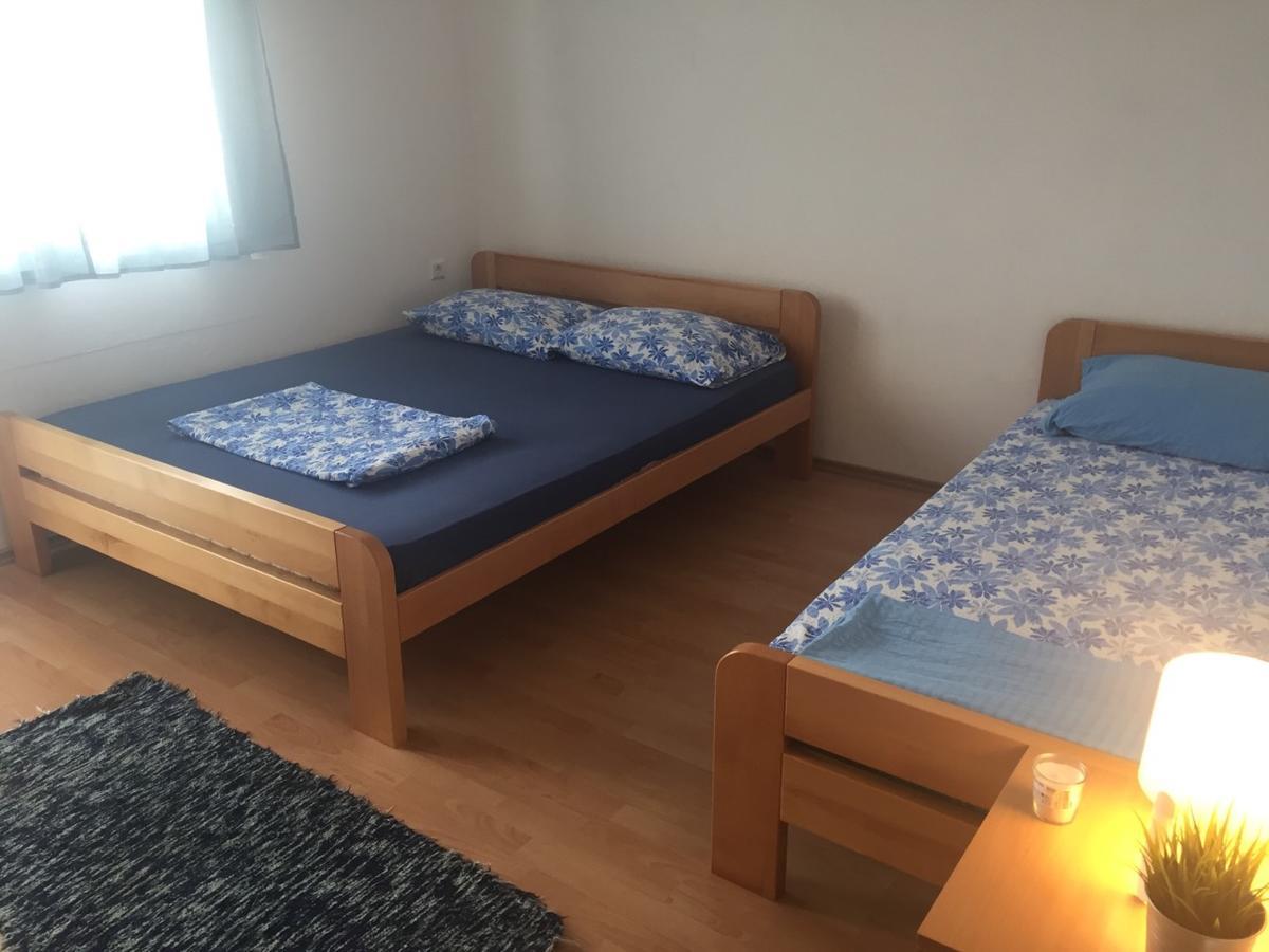 Apartment And Rooms Barbaric Неум Екстер'єр фото