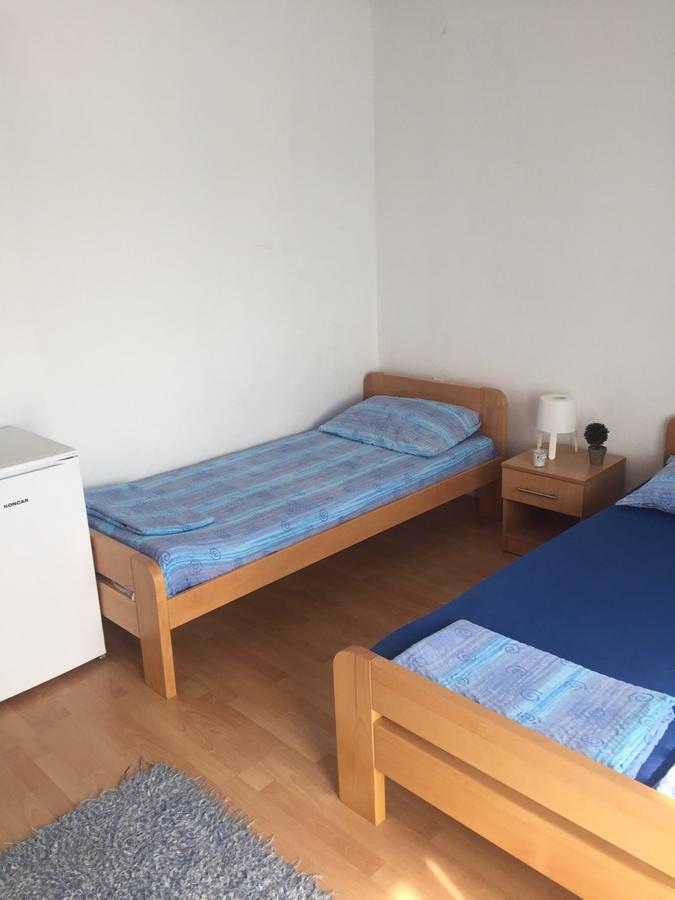 Apartment And Rooms Barbaric Неум Екстер'єр фото