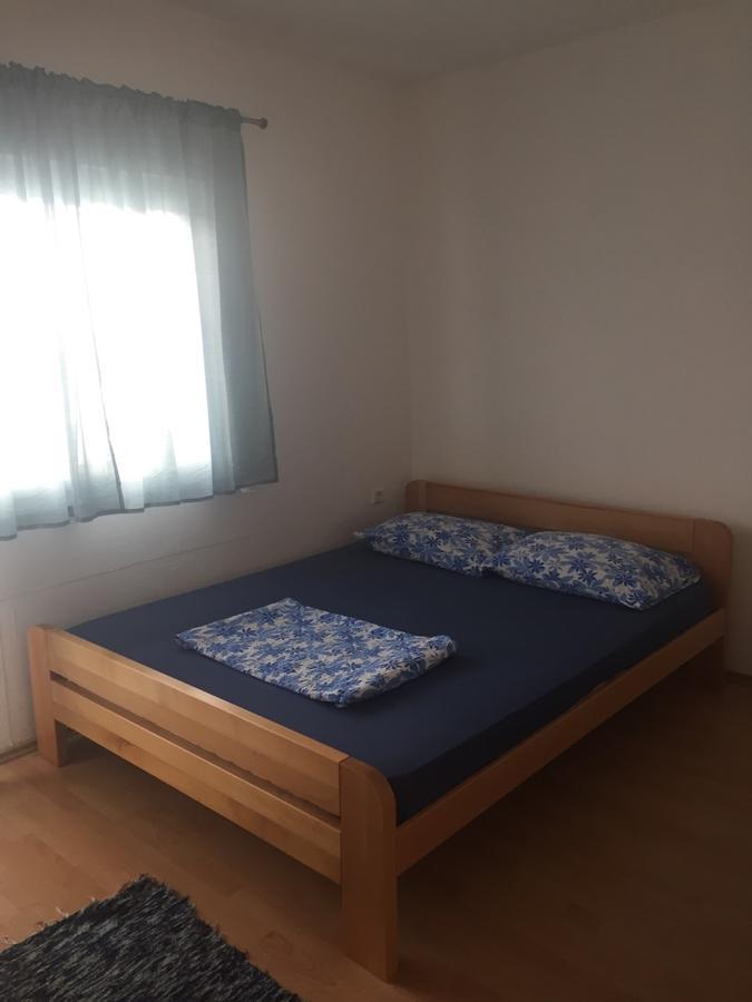 Apartment And Rooms Barbaric Неум Екстер'єр фото