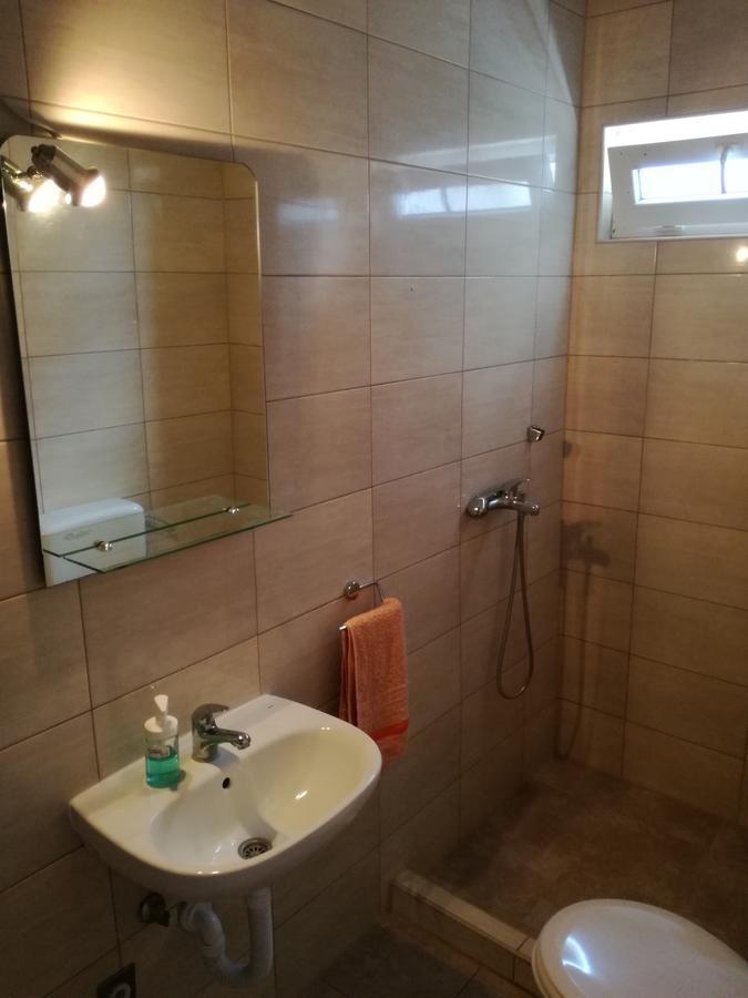 Apartment And Rooms Barbaric Неум Екстер'єр фото