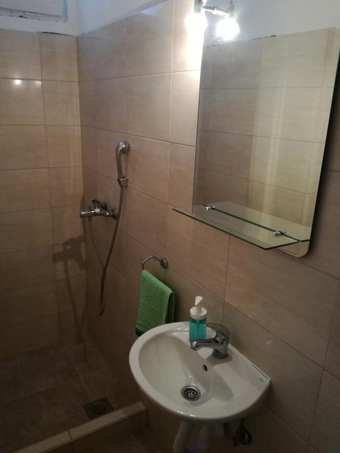 Apartment And Rooms Barbaric Неум Екстер'єр фото
