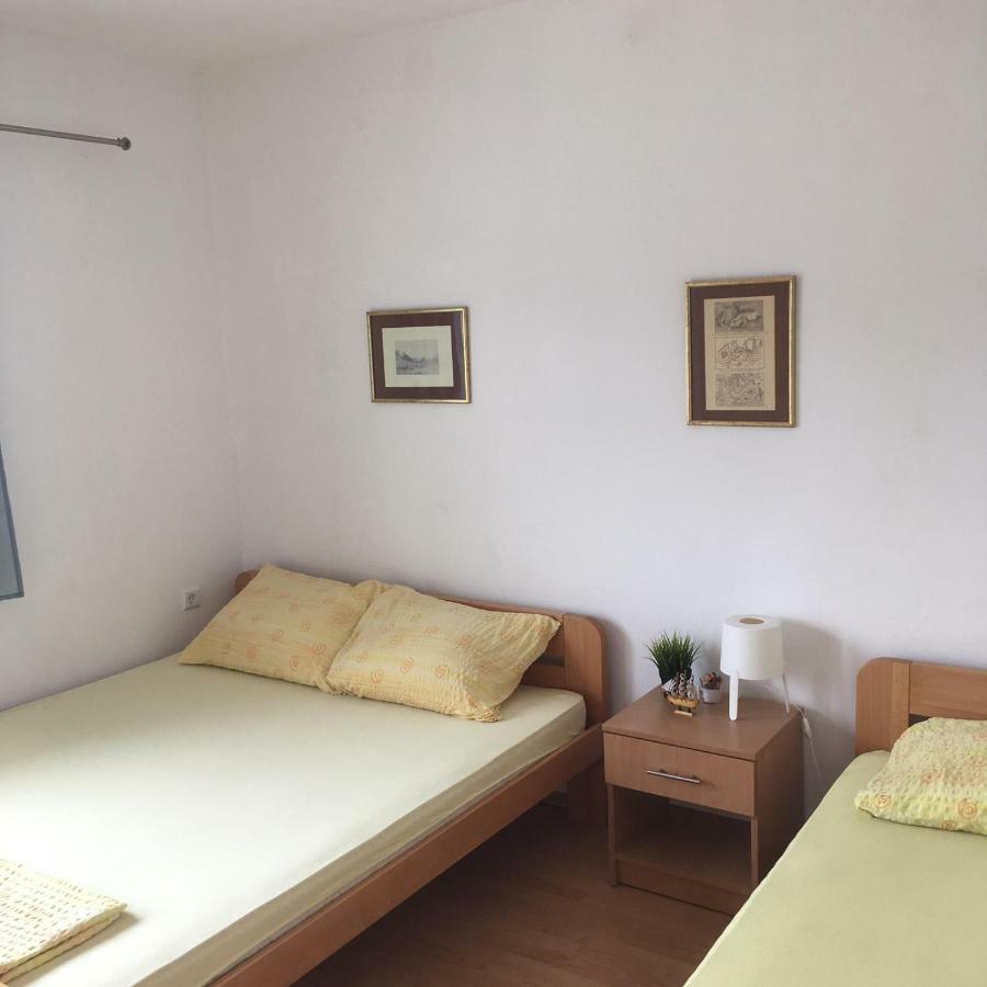 Apartment And Rooms Barbaric Неум Екстер'єр фото