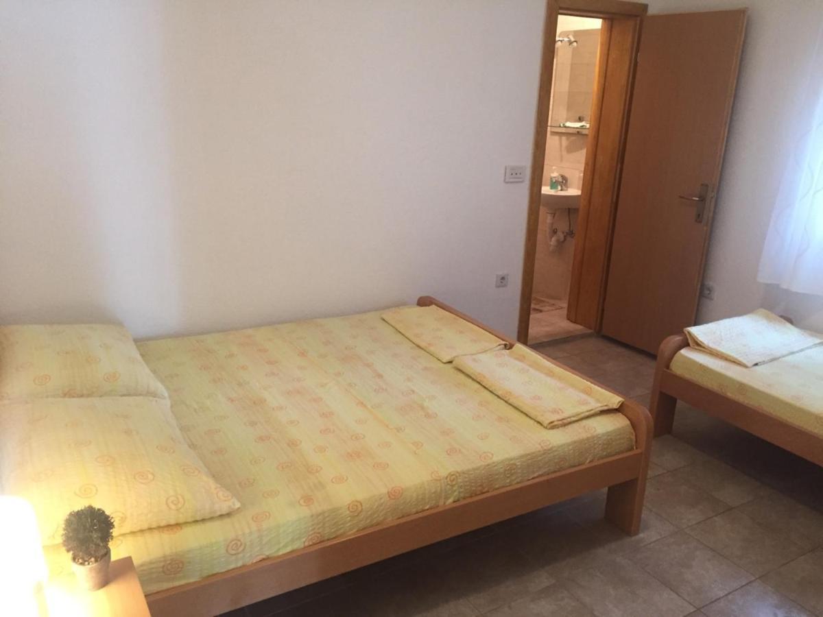 Apartment And Rooms Barbaric Неум Екстер'єр фото